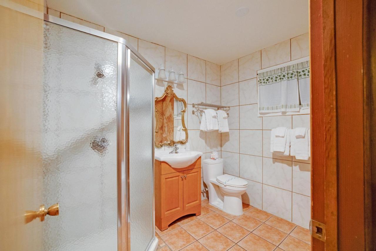 Arrowhead Tree Top Lodge 레이크애로우헤드 외부 사진