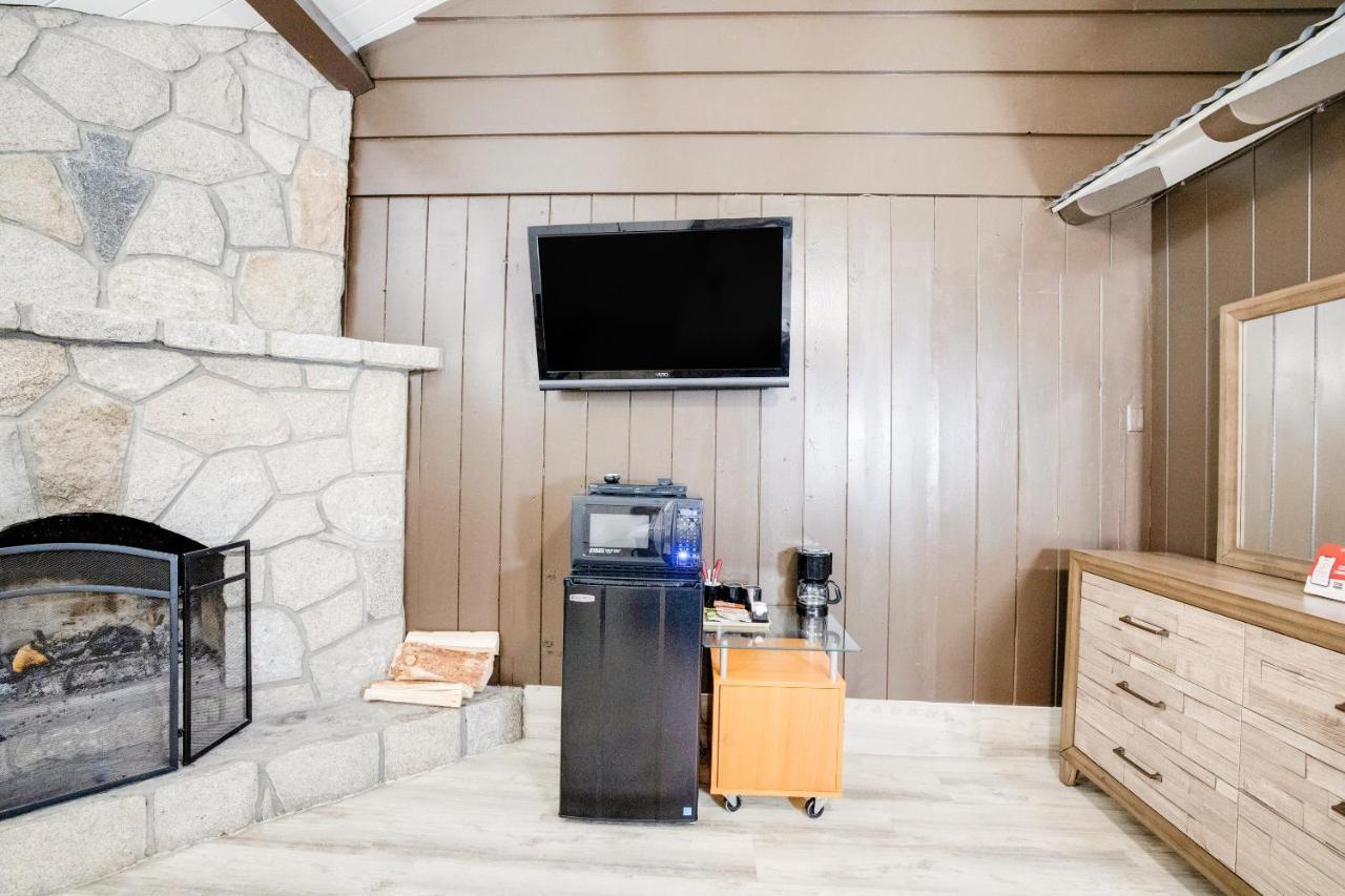 Arrowhead Tree Top Lodge 레이크애로우헤드 외부 사진