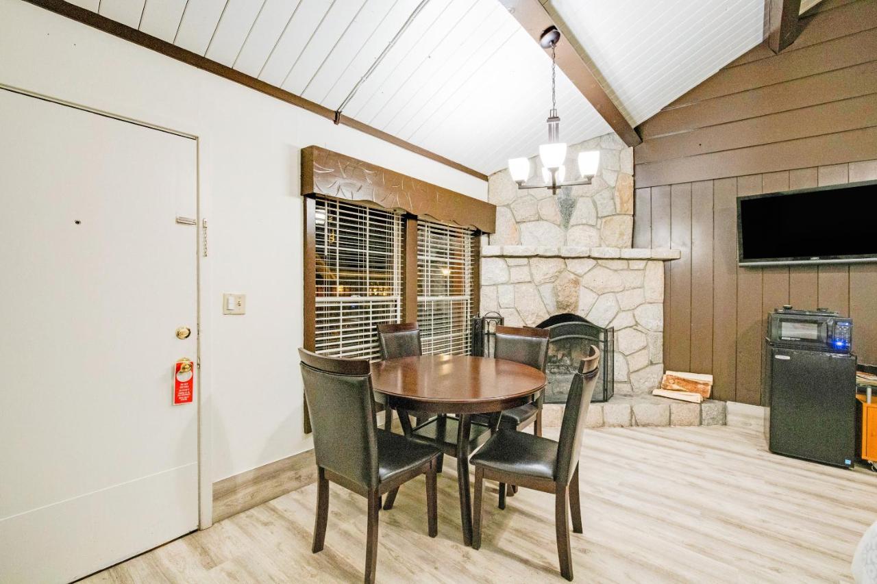 Arrowhead Tree Top Lodge 레이크애로우헤드 외부 사진