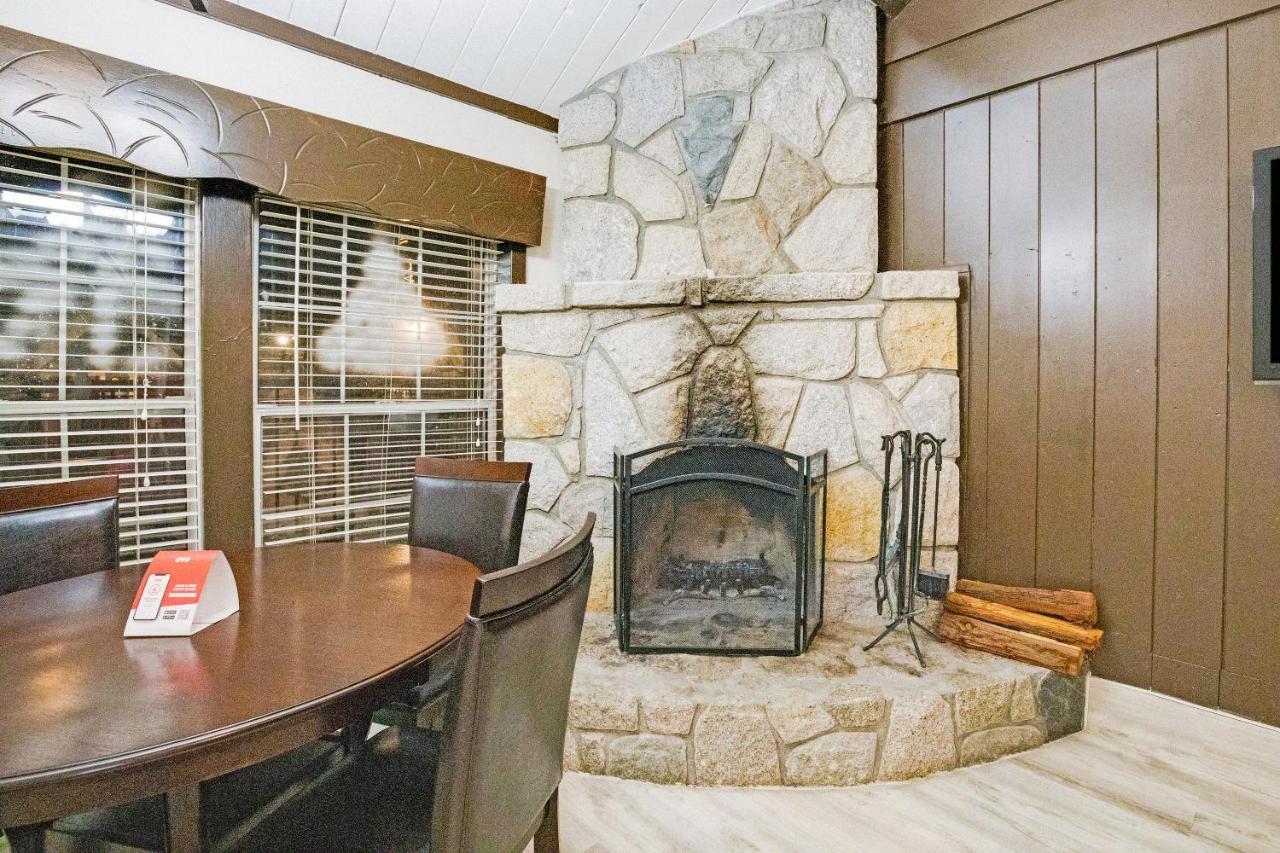 Arrowhead Tree Top Lodge 레이크애로우헤드 외부 사진